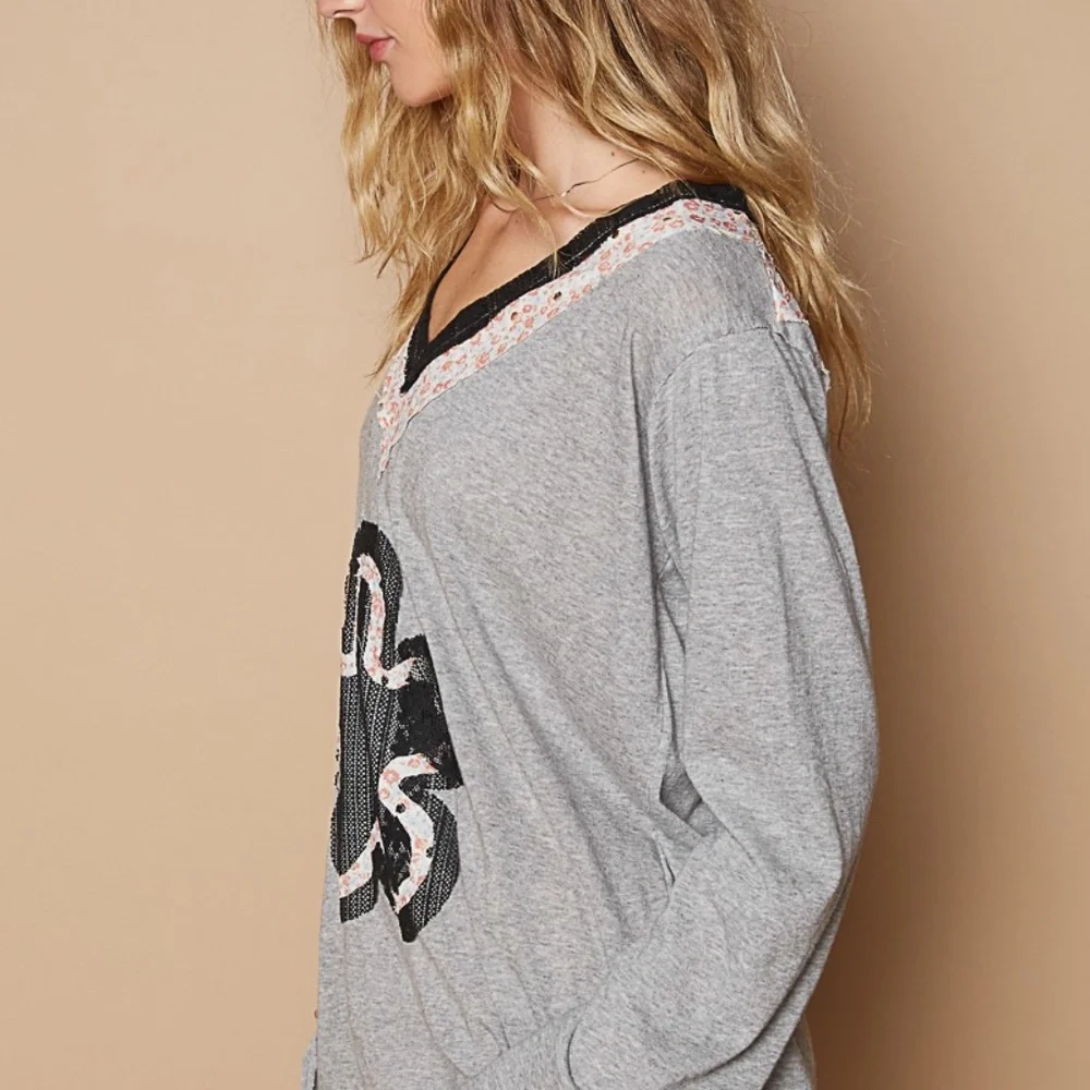 POL Grey Long Sleeve V-Neck Top with Black & Pink Appliqué (read description) - Picture 3 of 6